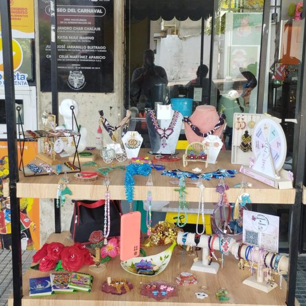 Bisuteria Artesanal Guzman & Colomo